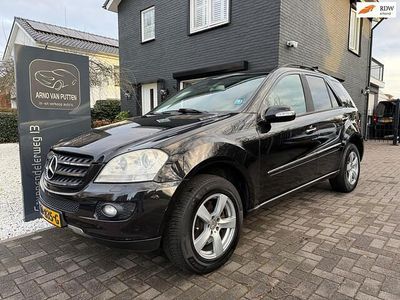 Zwart Occasion 2006 Mercedes 350 SUV | € 13.800