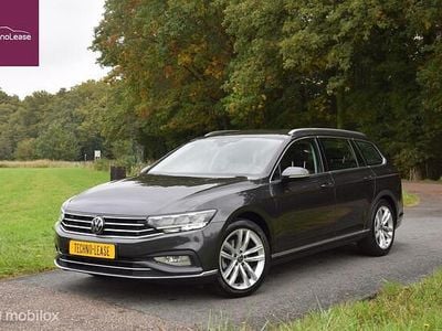 Grijs Gebruikt 2022 VW Passat Business Stationwagen | € 25.500 (Eerlijke prijs)