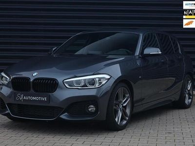 Grijs Gebruikt 2019 BMW 118 Executive Hatchback | € 23.950 (Eerlijke prijs)