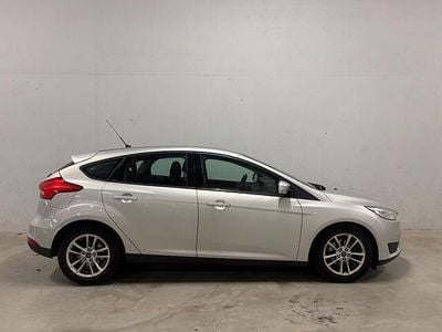 Grijs (metallic) Occasion 2015 Ford Focus Trend Hatchback | € 3.495