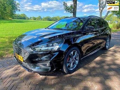 Zwart, metallic lak Occasion 2021 Ford Focus Business Edition Stationwagen | € 17.496 (Goede deal)