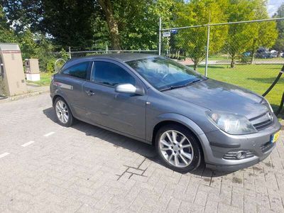 Opel Astra GTC