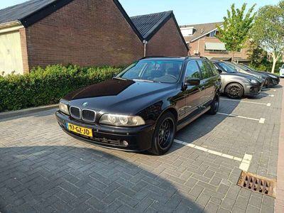 BMW 525