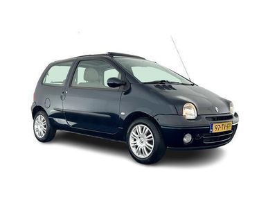 tweedehands Renault Twingo 1.2 Paris Leather-Pack [APK 26-02-2025] *PANO | VOLLEDER | AIRCO | RADIO-CD | COMFORT-SEATS | 14"ALU*