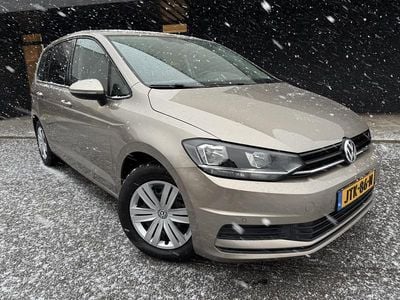 Bruin Gebruikt 2017 VW Touran Trendline MPV | € 15.395 (Goede deal)