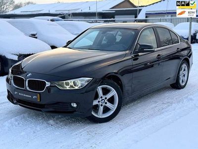 Zwart (metallic) Occasion 2013 BMW 316 Executive Sedan | € 11.950 (Iets duurder)