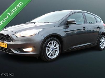 Grijs Gebruikt 2018 Ford Focus Hatchback | € 10.895 (Goede deal)