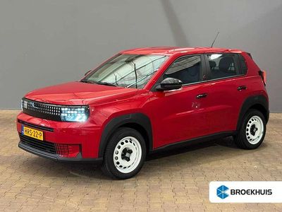 Rood Nieuw 2025 Fiat Grande Panda Red Hatchback | € 20.900