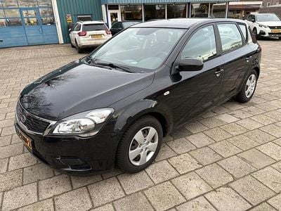 Zwart Gebruikt 2010 Kia Ceed Hatchback | € 3.750 (Eerlijke prijs)