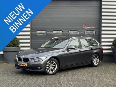 Grijs Occasion 2016 BMW 320 Executive Stationwagen | € 9.740 (Duur)