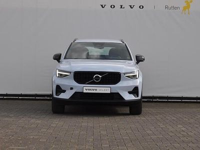 Blauw Occasion 2024 Volvo XC40 Plus SUV | € 40.840 (Eerlijke prijs)