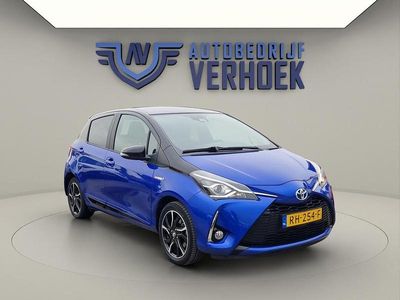 Blauw (metallic) Occasion 2017 Toyota Yaris Hybrid Hatchback | € 12.900 (Eerlijke prijs)