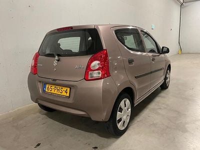Bruin (metallic) Occasion 2011 Suzuki Alto Comfort+ Hatchback | € 3.495 (Eerlijke prijs)
