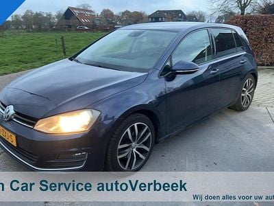 Blauw (metallic) Gebruikt 2013 VW Golf VII Highline Hatchback | € 9.440 (Eerlijke prijs)