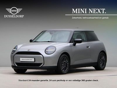 Occasion Mini Cooper Essential 135 kW (184 PK) 2025 Grijs Hatchback