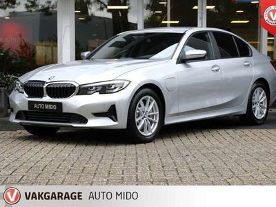 BMW 330e