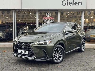 Groen Occasion 2024 Lexus NX450h+ Executive Line SUV | € 55.400 (Super prijs)