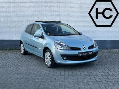 tweedehands Renault Clio 1.4 16V Rip Curl Airco Panoramadak Lichtmetaal