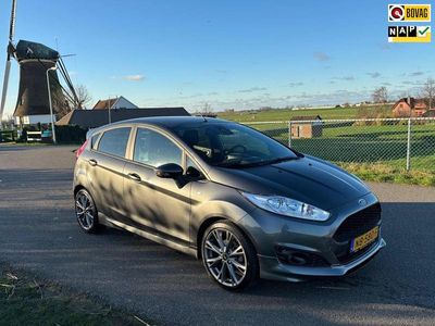 Grijs Occasion 2017 Ford Fiesta ST-Line Hatchback | € 11.450 (Eerlijke prijs)