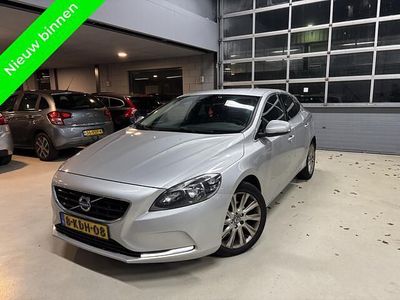 Grijs (metallic) Gebruikt 2013 Volvo V40 Momentum Hatchback | € 4.699 (Eerlijke prijs)