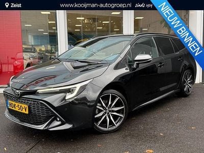 Occasion Toyota Corolla Plus 196 PK (144 kW) 2025 Night sky black metallic (zwart metallic) Stationwagen
