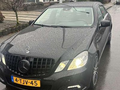Zwart Gebruikt 2009 Mercedes E200 Avantgarde Sedan | € 10.500 (Duur)