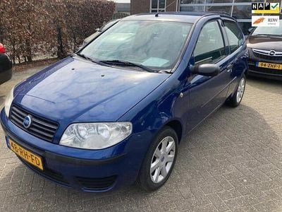 Blauw Occasion 2005 Fiat Punto Young Hatchback | € 1.649 (Eerlijke prijs)