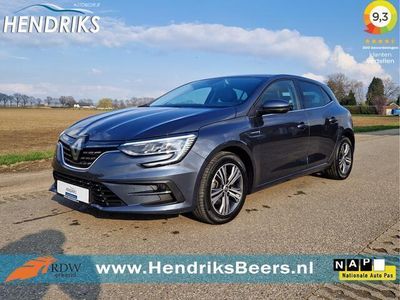 tweedehands Renault Mégane IV 1.3 TCe Intens - 140 Pk - Euro 6 - Climate Control - ParkeerCamera - Apple.Carplay Android.Auto