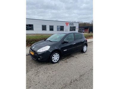 tweedehands Renault Clio R.S. 1.5 dCi Authentique 5-deu AIRCO