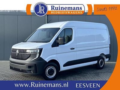 Wit Occasion 2024 Renault Master Van | € 29.950 (Goede deal)