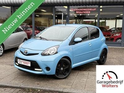 Blauw (metallic) Occasion 2014 Toyota Aygo Hatchback | € 5.450 (Eerlijke prijs)