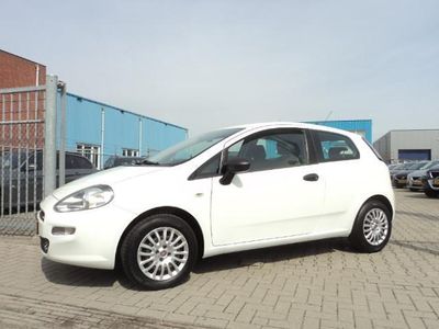 Wit Gebruikt 2012 Fiat Punto Pop Hatchback | € 4.450 (Eerlijke prijs)