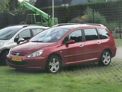 Rood Gebruikt 2002 Peugeot 307 Stationwagen | € 2.750 (Iets duurder)