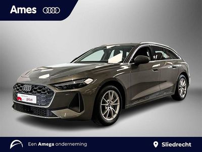 Grijs Gebruikt 2025 Audi A5 Advanced Coupé | € 49.995 (Iets duurder)
