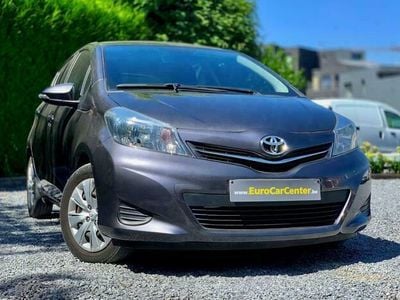 Grijs Gebruikt 2013 Toyota Yaris Comfort Sedan | € 11.400 (Goede deal)