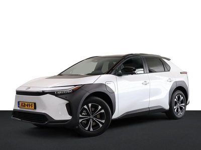 Wit Occasion 2025 Toyota bZ4X SUV | € 42.445 (Eerlijke prijs)