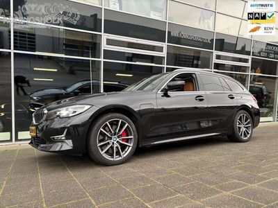 BMW 330e