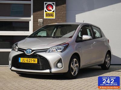 Grijs (metallic) Gebruikt 2016 Toyota Yaris Hybrid Trend Hatchback | € 14.950 (Eerlijke prijs)
