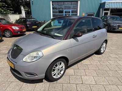 Occasion Lancia Ypsilon 78 PK (57 kW) 2009 Grijs Hatchback