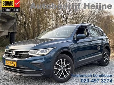 Blauw Gebruikt 2022 VW Tiguan Life SUV | € 29.745 (Super prijs)
