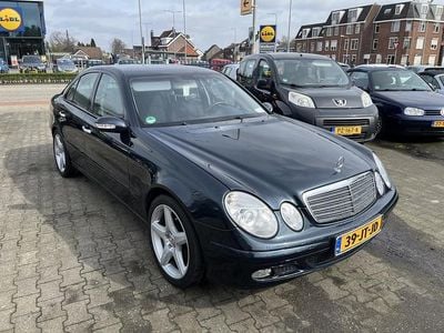 Zwart Gebruikt 2002 Mercedes E320 Sedan | € 1.990
