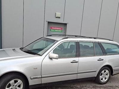 Gebruikt 1998 Mercedes E240 | € 4.550