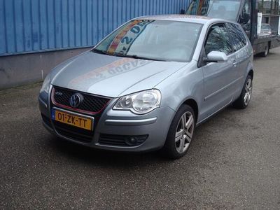 tweedehands VW Polo 1.4-16V Optive - GTI look - Wordt afgeleverd met nieuwe APK - Motor vervangen en heeft 135000km gelopen - Distributieriem vervangen bij 122000km - Metalic lak - LM velgen