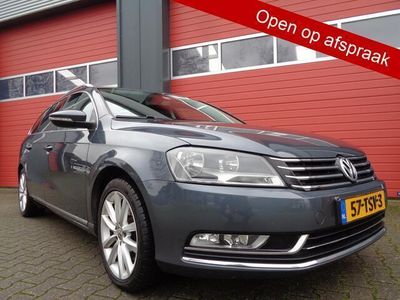 tweedehands VW Passat Variant 1.6 TDI Highline BlueMotion 105PK Clima Cruise LMV Navi Trekhaak NL-Auto