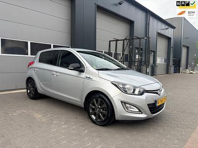 Grijs Gebruikt 2014 Hyundai i20 GO! Hatchback | € 6.250 (Eerlijke prijs)