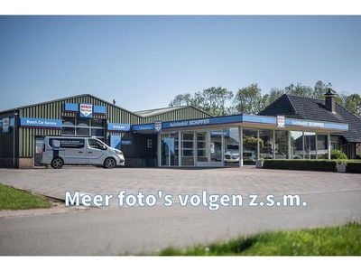 Grijs Gebruikt 2022 Toyota Yaris Hatchback | € 19.950 (Eerlijke prijs)