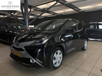Zwart Occasion 2018 Toyota Aygo X-play Hatchback | € 7.500 (Goede deal)