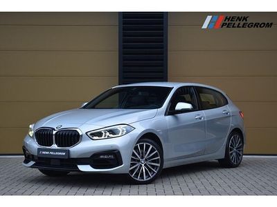 Occasion BMW 118 Executive 142 PK (104 kW) 2020 Grijs Hatchback