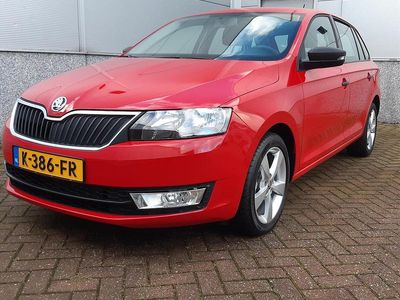 Rood Occasion 2015 Skoda Rapid Active Hatchback | € 11.750 (Iets duurder)