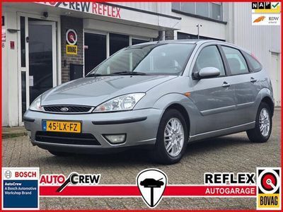 tweedehands Ford Focus 2.0-16V Ghia AUTOM|5 DRS|AIRCO|CRUISE